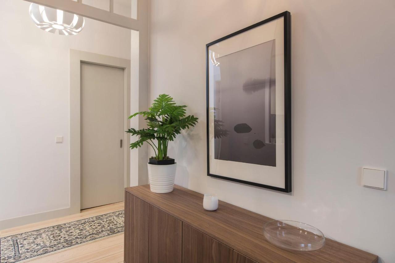 Lovelystay - 3 Bedroom Downtown Wonderwall リスボン エクステリア 写真