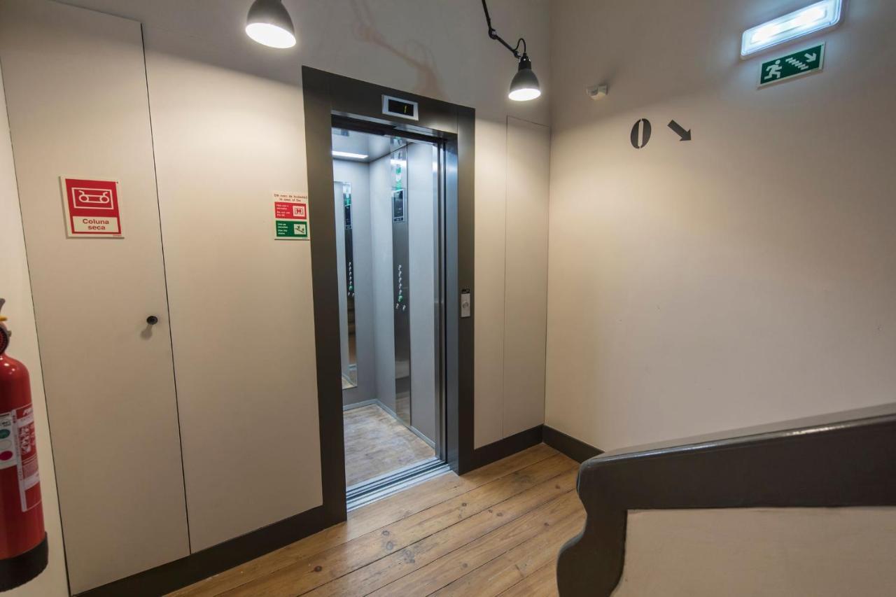 Lovelystay - 3 Bedroom Downtown Wonderwall リスボン エクステリア 写真